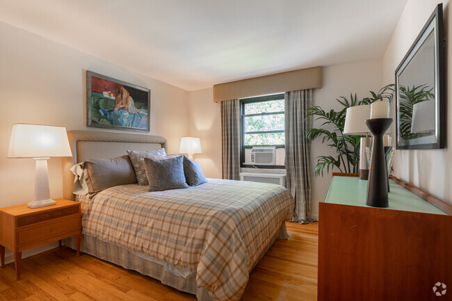 Master Bedroom - Richfield Village Apartments