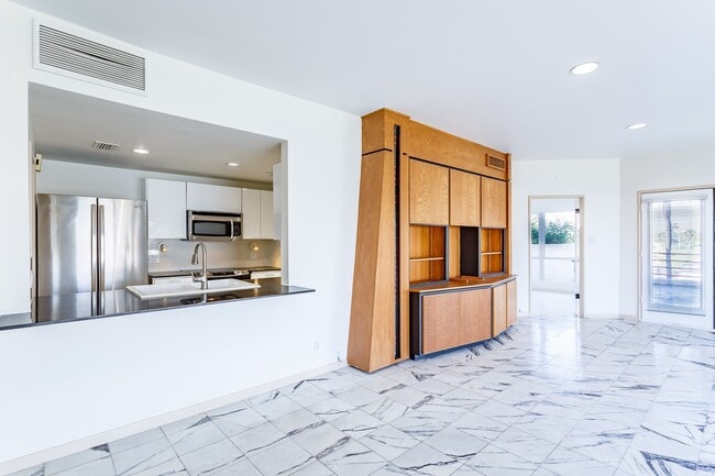 Building Photo - 1302 Marina Bay Dr