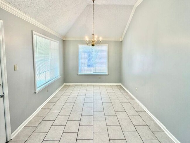 Foto del edificio - Coming Soon! Spacious 3 Bedroom 2 Bath Home In Southeast Memphis