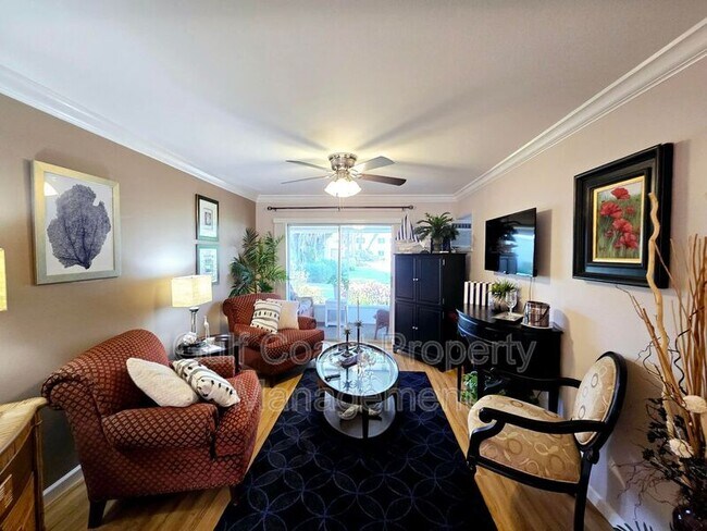 Building Photo - 2207 Sunset Dr