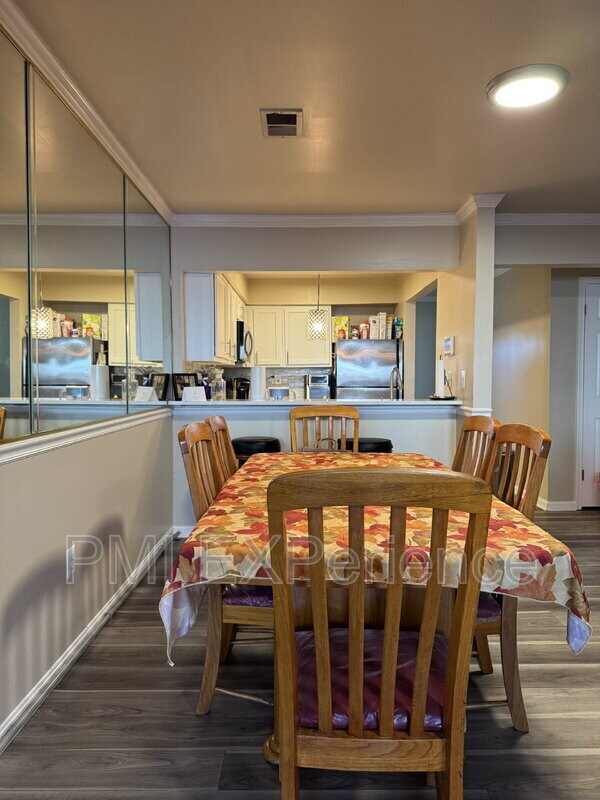 Building Photo - 5832 Holly Springs Dr W