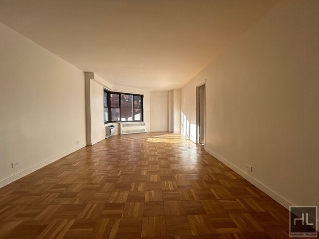 Building Photo - Fourth Avenue