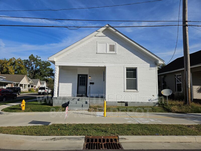 Foto principal - 900 E Walnut St