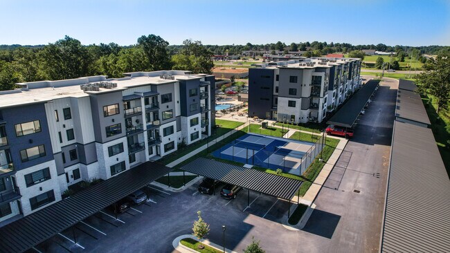 Foto del edificio - The Silverleaf Apartments