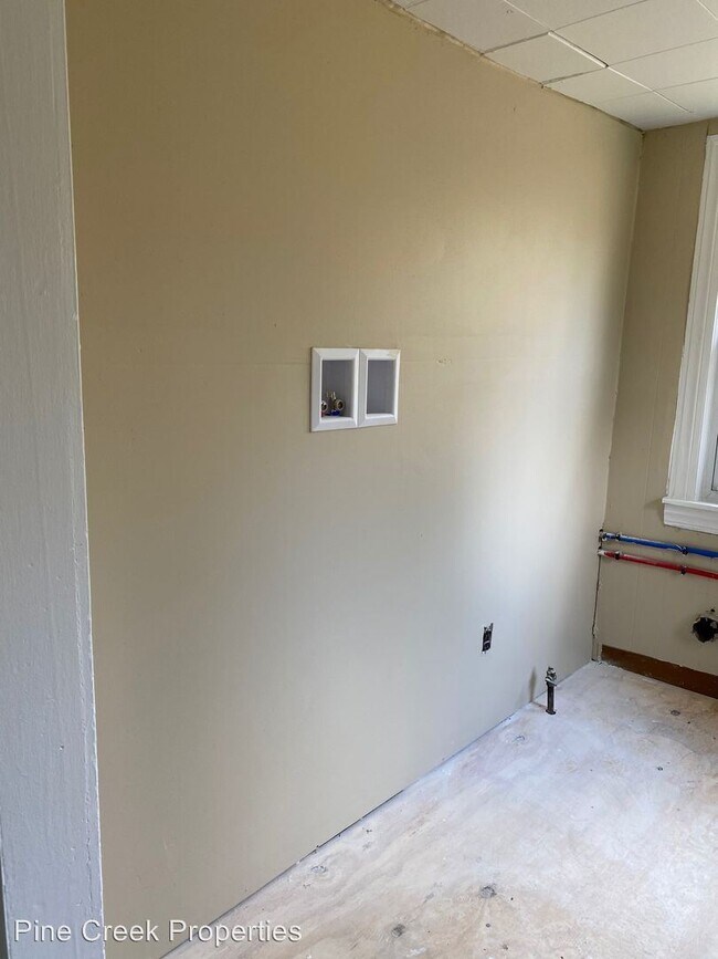 Building Photo - 2 br, 1 bath House - 954 Archer Rd.