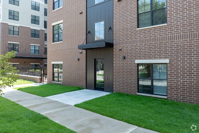 Entrance - 405 E Stoughton St