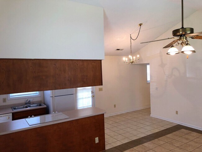 Foto del edificio - Great Bungalow in 28409! 2 Bed / 2 Bath