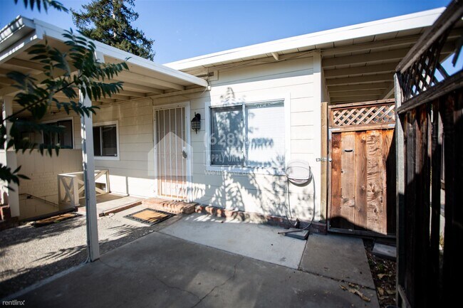 Building Photo - 2 br, 2 bath Duplex - 455 Clifton Ave -