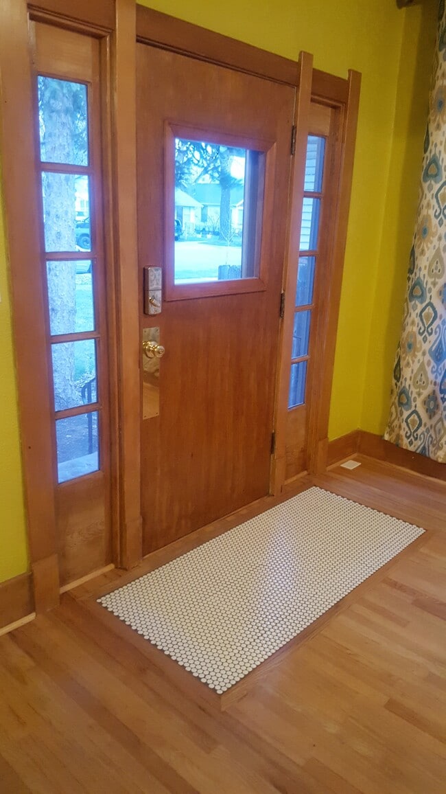 Puerta principal - 2816 Reed Ave