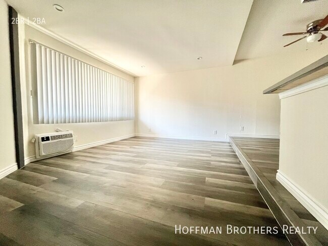 Foto del edificio - 6738 Independence Ave Canoga Park CA 91303