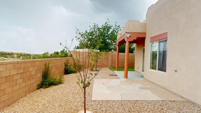 Building Photo - 4759 Solecito Way