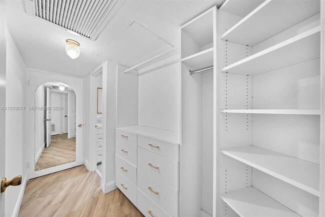 Foto del edificio - 3301 NE 5th Ave