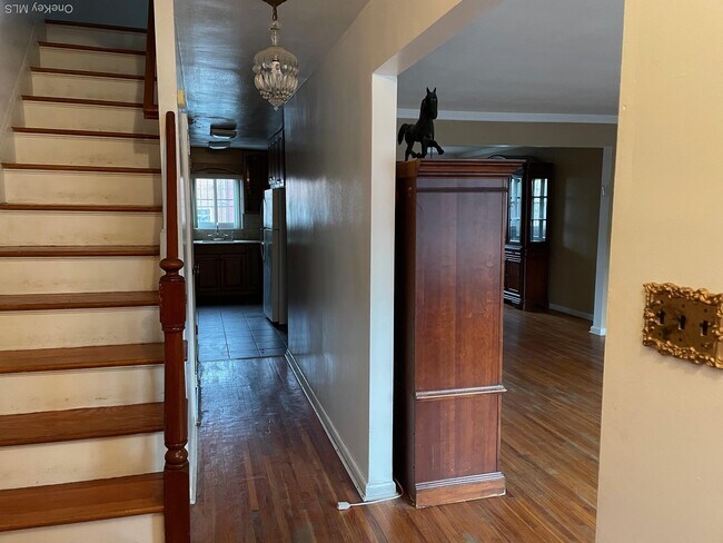 Foto del edificio - 147-27 76th Rd