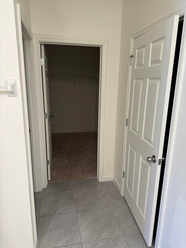 Foto del edificio - 7307 Amethyst Ave