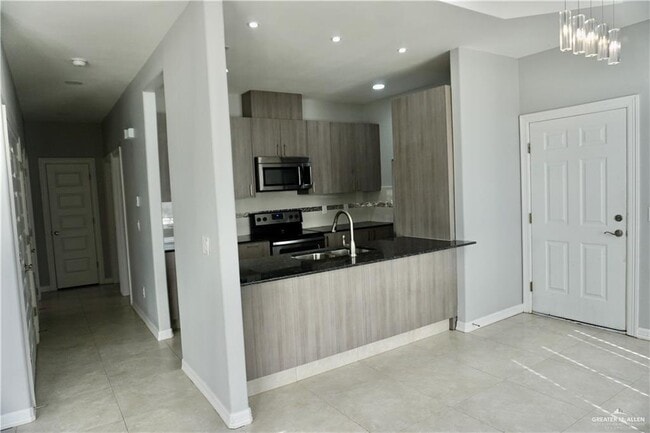 Building Photo - 2703 Larkspur Ave