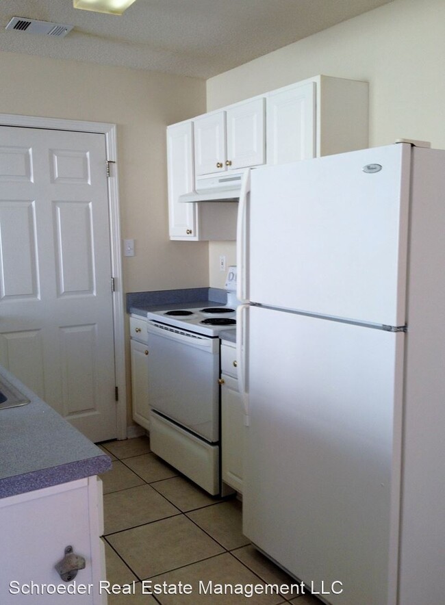 Building Photo - 2 br, 1 bath House - 10632 East Bay Tree