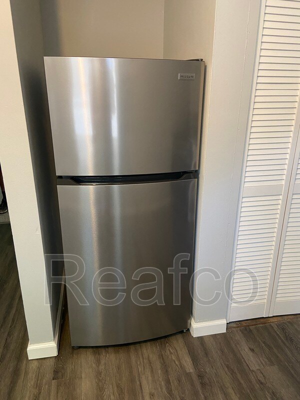 Foto del edificio - 2661 Medary Ave