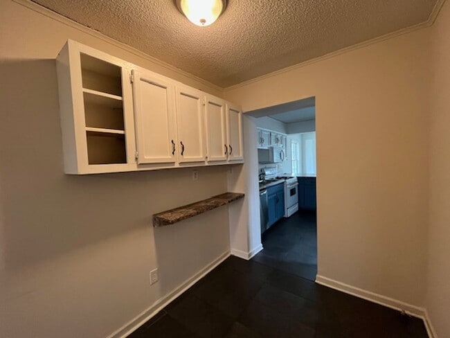 Building Photo - Renovated 3 Bedroom 2 Bath Home for Rent!!