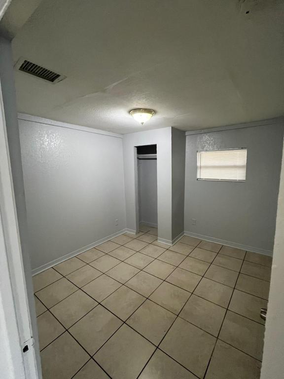 Foto del edificio - 1034 N WEBSTER