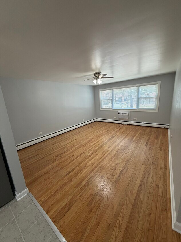 Foto del edificio - 2801 W Waveland Ave