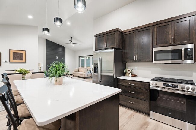 Foto del edificio - 1107 S Foss Ave