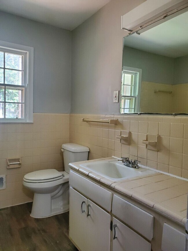 Foto del edificio - 218 Brookwood Dr