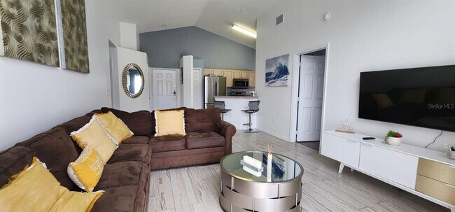 Building Photo - 1204 Casterton Cir