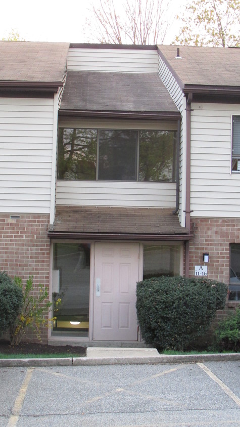 Main Entrance - 280 Bridgewater Rd