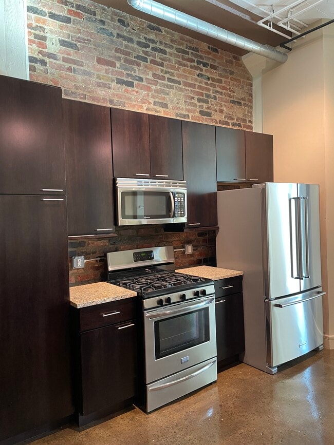 Kitchen - 95 Perry St