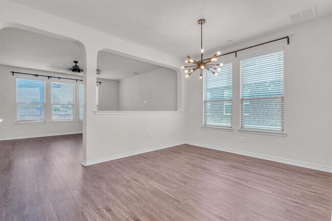 Foto del edificio - 3894 Bentwood Way