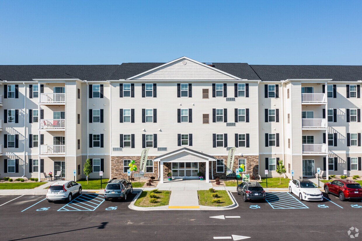 Foto principal - Cedar Ridge Senior Apartments