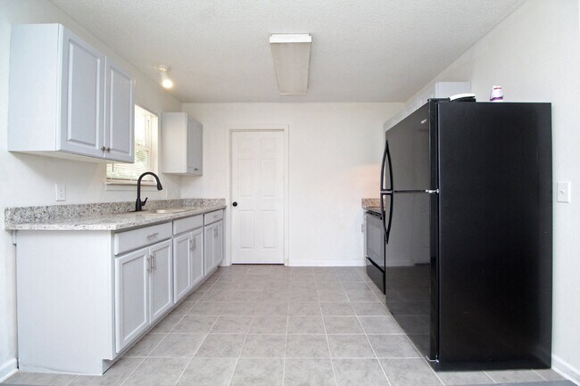 Building Photo - 3 bedroom patio home in the heart of Downt...