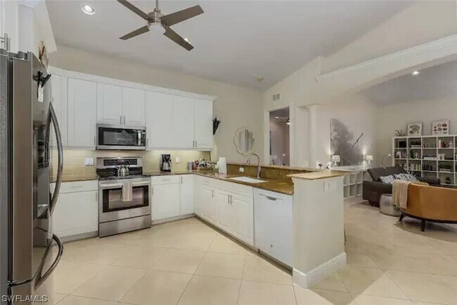 Foto del edificio - 699 92nd Ave N