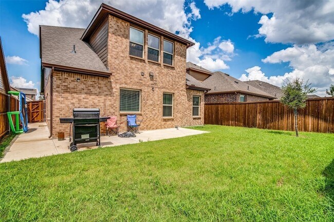 Building Photo - 2724 Pease Dr