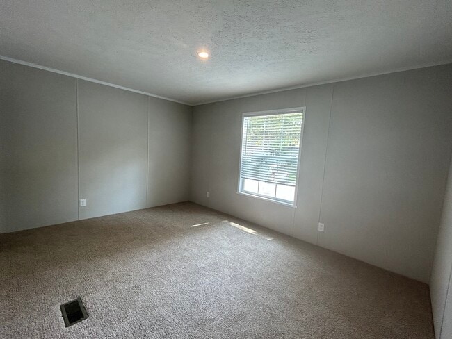 Building Photo - 2391 8 Mile Rd