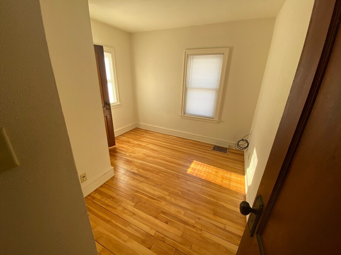 Back bedroom - 1859 E 38th St