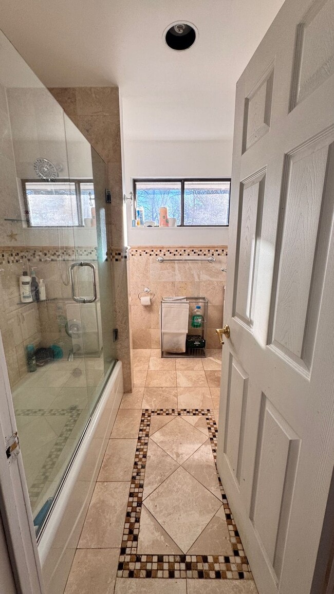 Building Photo - 148 Cat Rock Rd