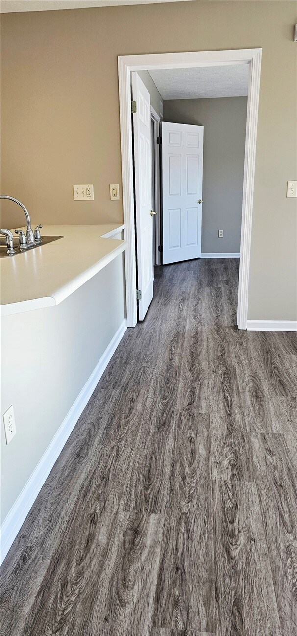 Building Photo - 1609 Hill Park Ct