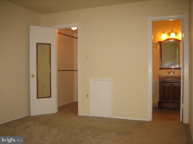 Building Photo - 15035 Cherrywood Dr