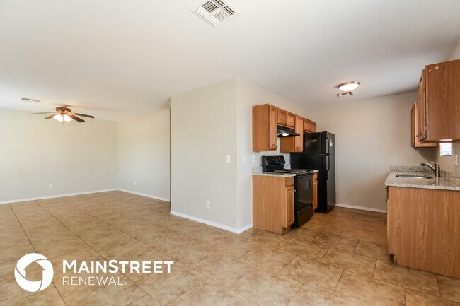 Foto del edificio - 4184 E Market St