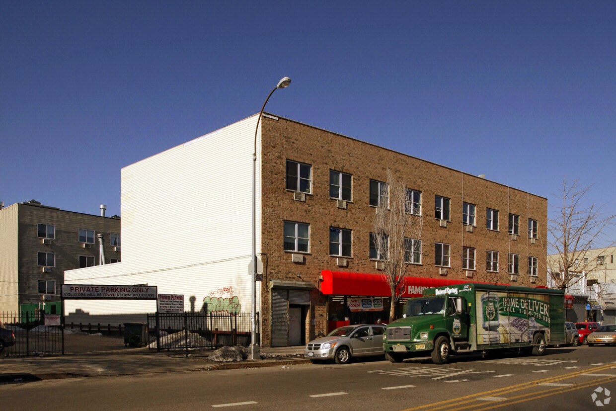 Primary Photo - 1315-1317 Boston Rd