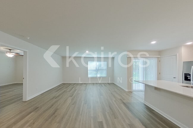 Foto del edificio - 137 Inez Ave