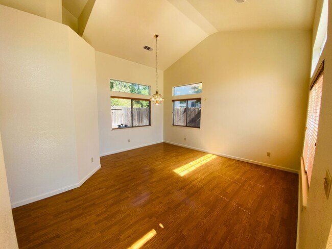 Building Photo - Laguna Home with a Pool Located on Quiet C...