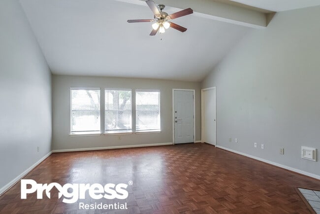 Foto del edificio - 19323 Bristlestar Dr