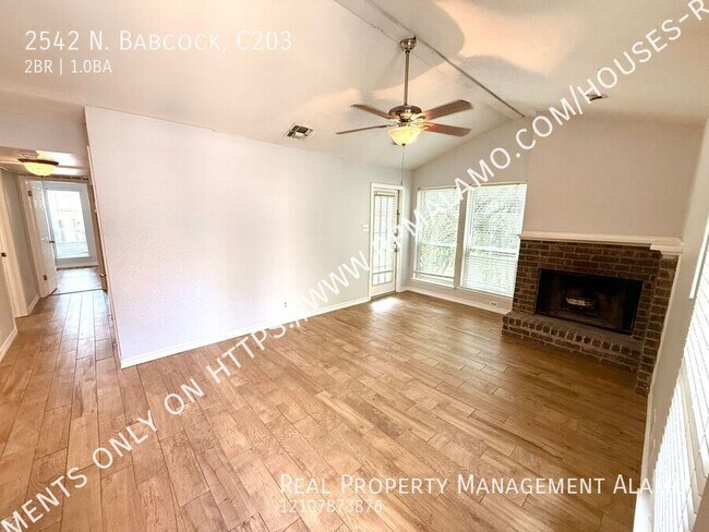 Foto del edificio - 2542 Babcock Rd