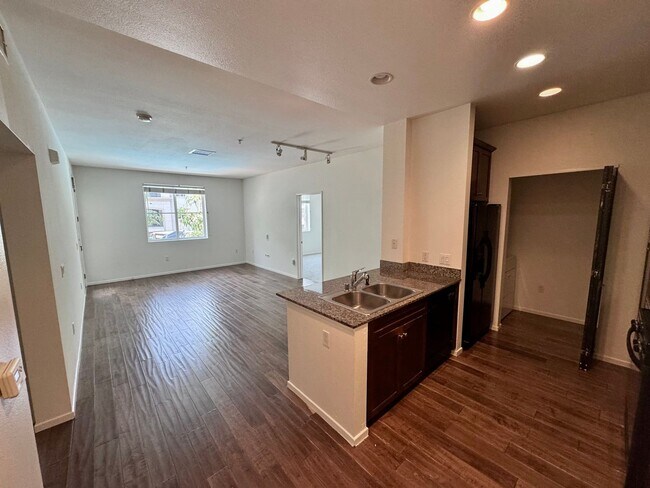 Building Photo - Poolside Perfection in Irvine – Stylish 2-Bed, 2-Bath with Resort Amenities!