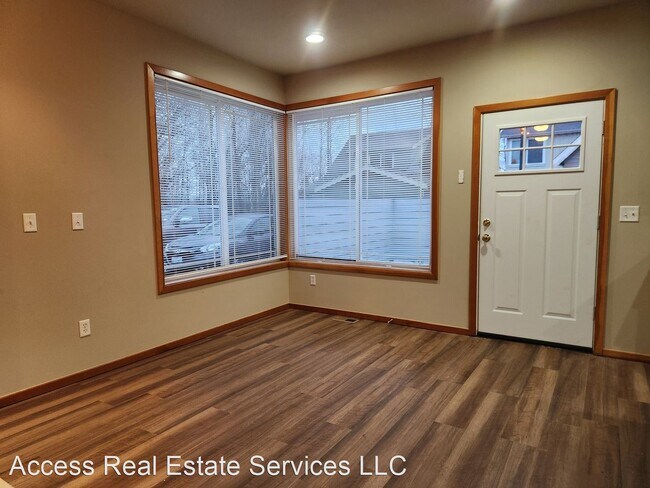 Building Photo - 4 br, 2.5 bath House - 6216 Malloy Ave