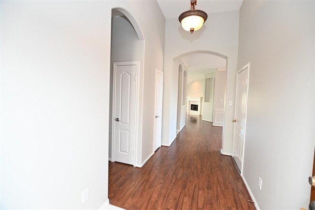 Building Photo - 1535 Turret Crown Dr