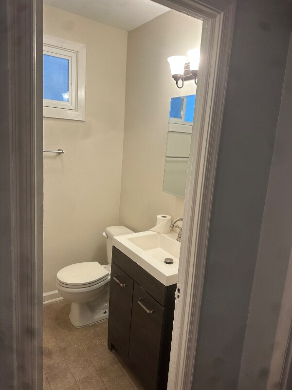 Building Photo - 920-919 19th St NE