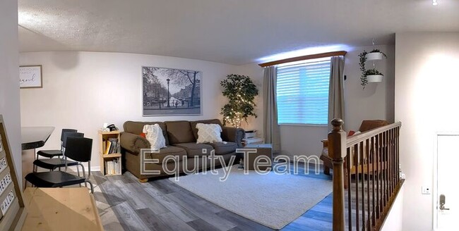 Foto del edificio - 4548 Forest Haven Ln